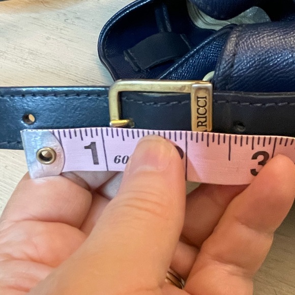 Gorgeous navy Nina Ricci bucket bag - Picture 13 of 16